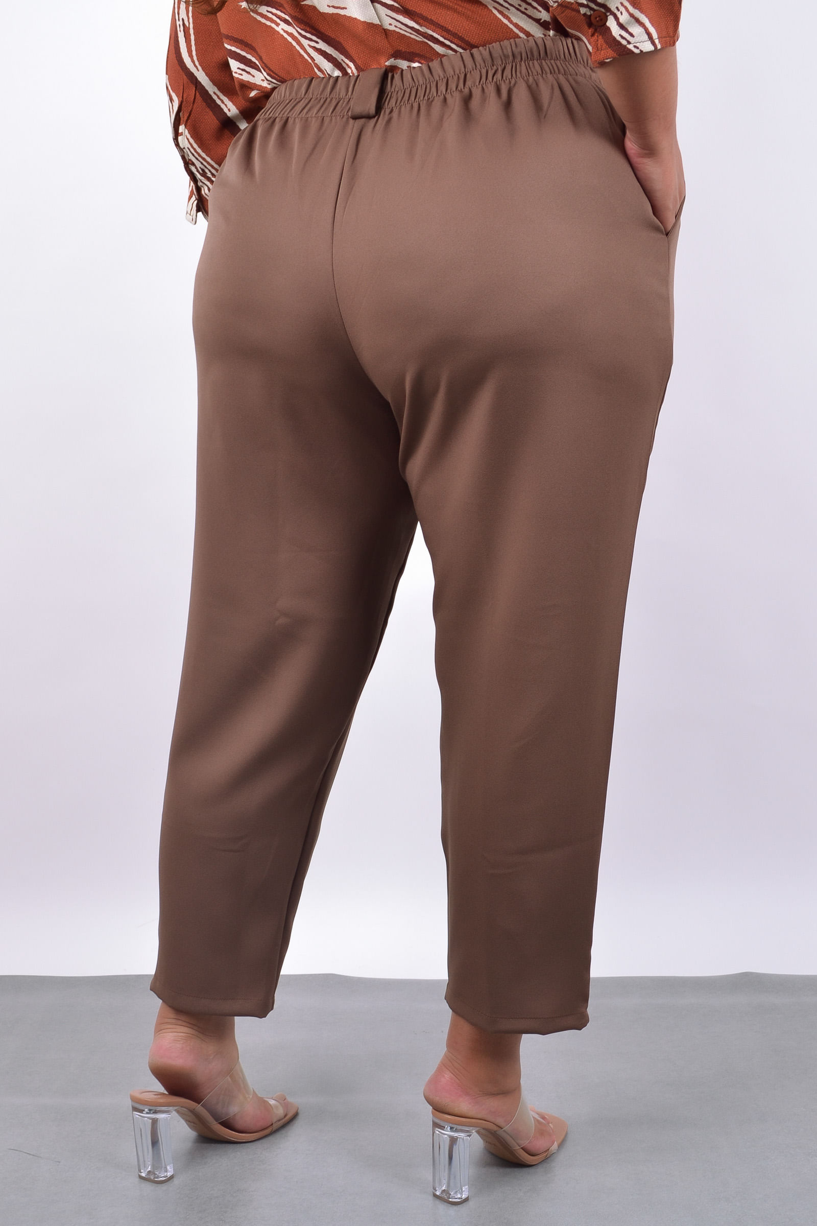 Calca feminina alfaiataria com pregas_0020_4.jpg